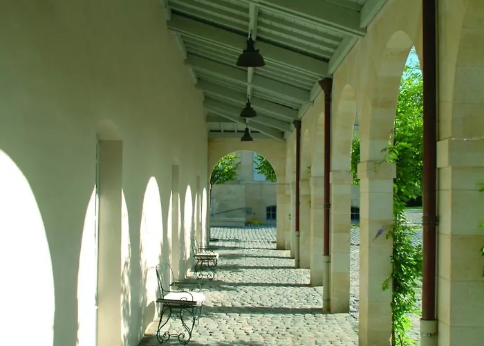 Chateau Du Tertre Gasthuis 4*