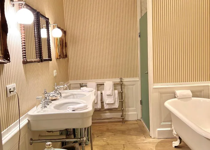 Chateau Du Tertre 4*