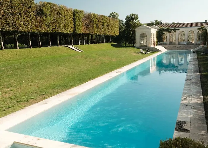 Chateau Du Tertre 4*